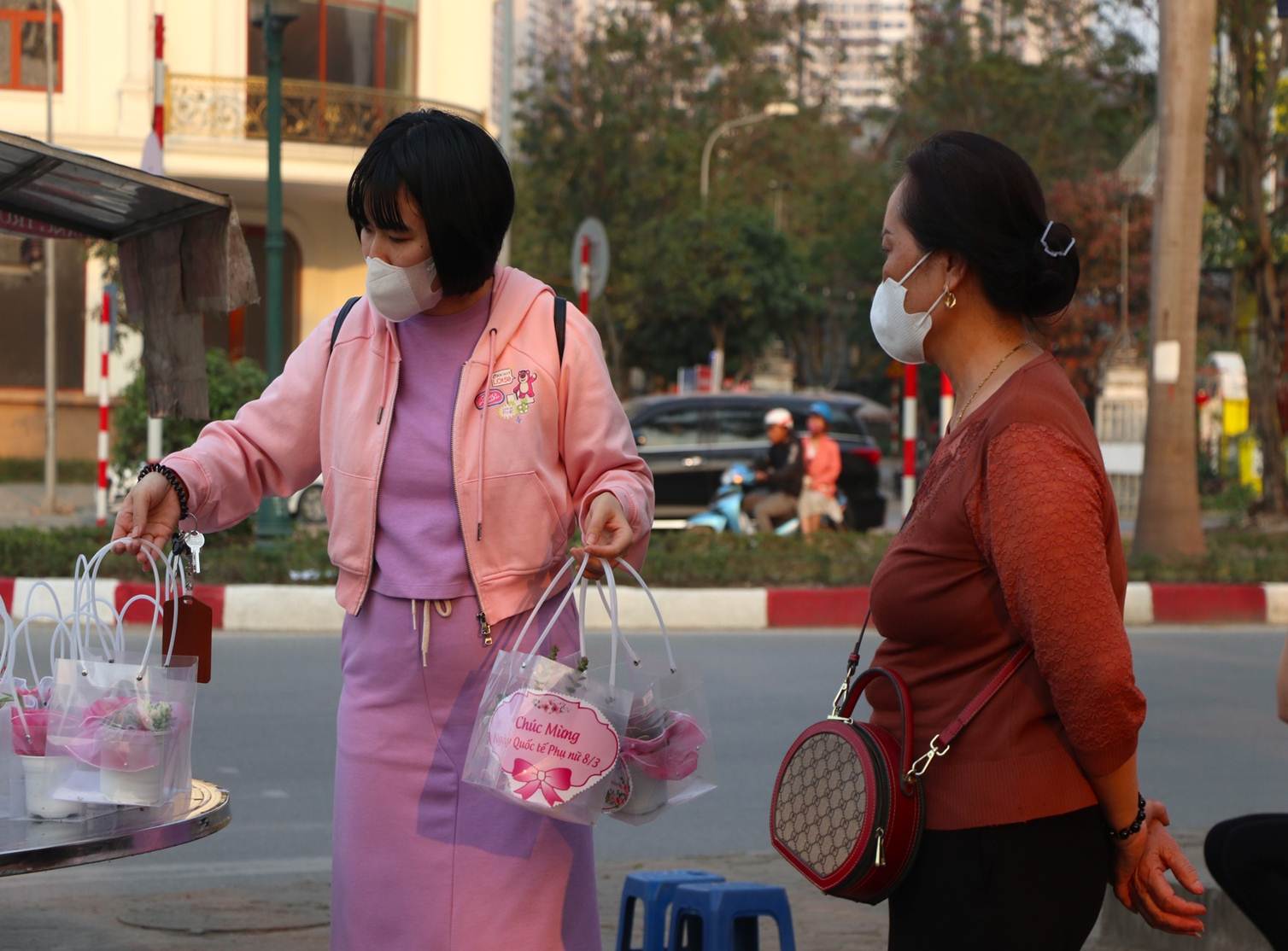 Sen đá lạ mắt hút khách dịp Quốc tế Phụ nữ 8/3-3