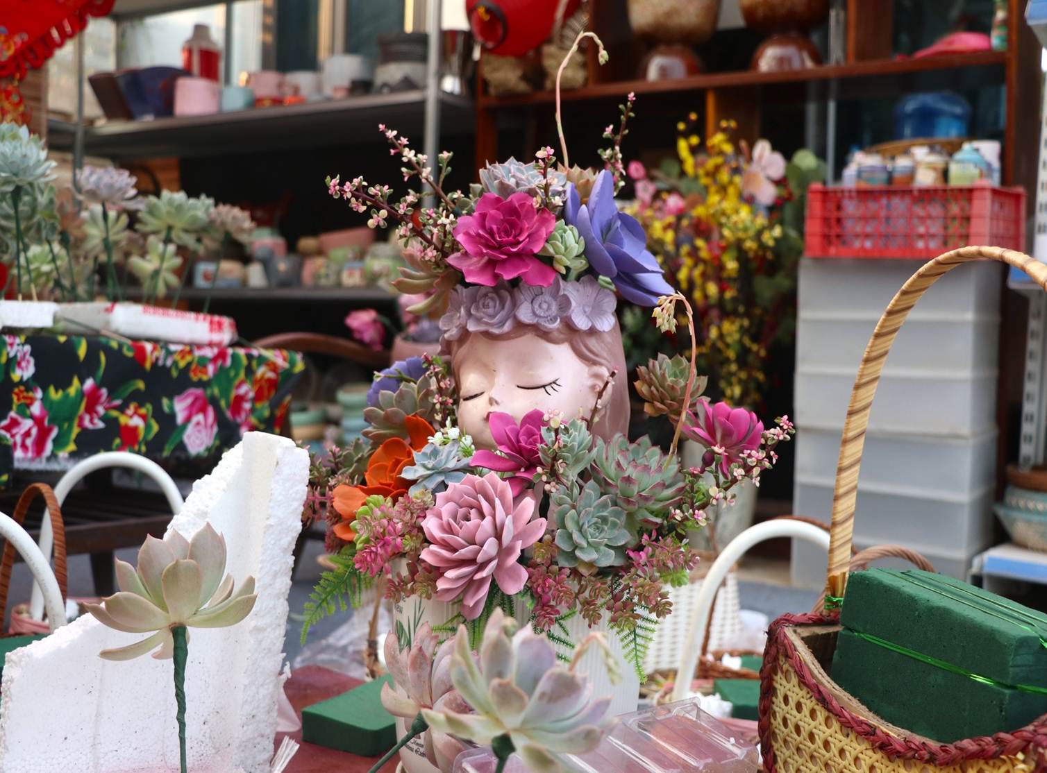 Sen đá lạ mắt hút khách dịp Quốc tế Phụ nữ 8/3-6