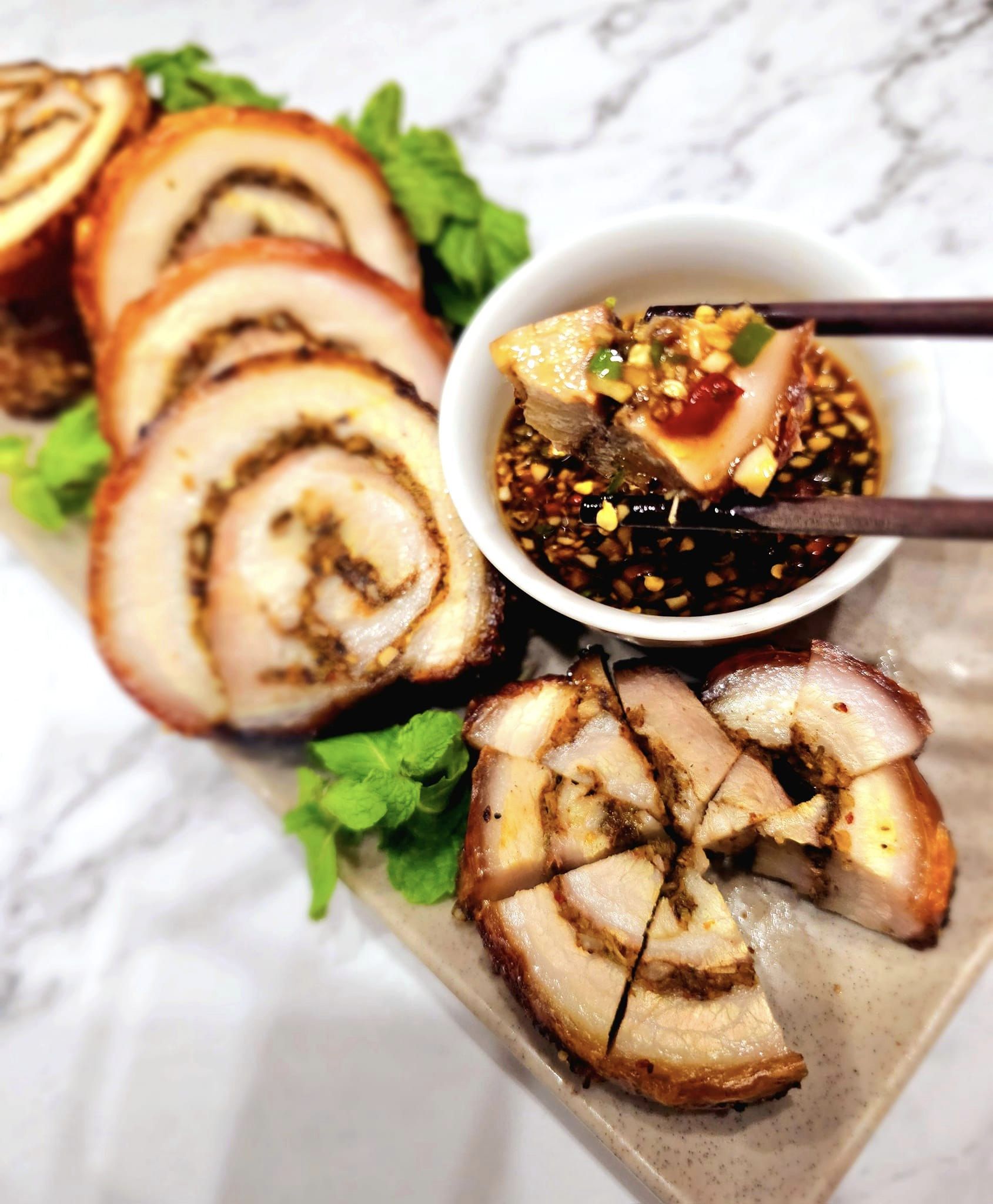 Làm heo quay giòn bì theo cách này, ngoài giòn tan, trong mọng nước, thơm phức, ngon tuyệt-10