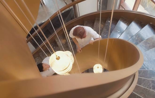 Hoài Tâm đột nhập biệt phủ gần 300 tỷ, hé lộ món đồ độc nhất vô nhị và chốn phòng the của Việt Hương-16