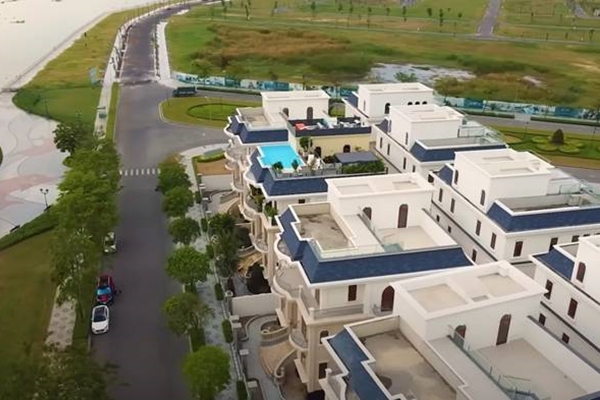 Nữ chủ nhà ở TPHCM chi tiền tỷ dát vàng, làm mới căn hộ 155m2-13