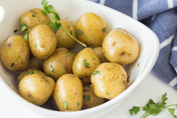 Người đàn ông ở TP.HCM đau răng 10 ngày không khỏi, bác sĩ mở vùng dưới hàm phát hiện cả ổ mủ bốc mùi-2