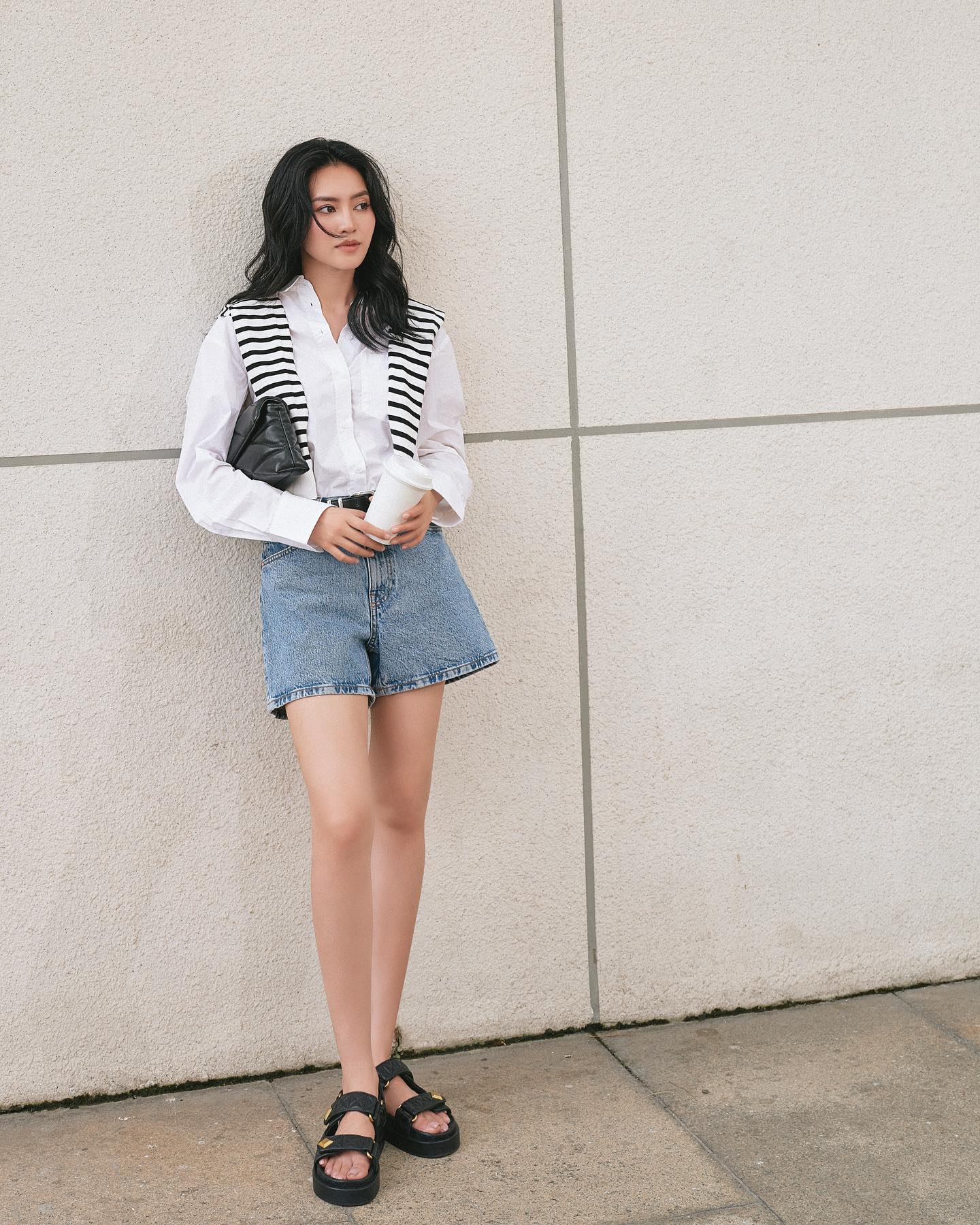 U40 Ninh Dương Lan Ngọc ngày càng trẻ trung nhờ chăm diện một kiểu quần-6