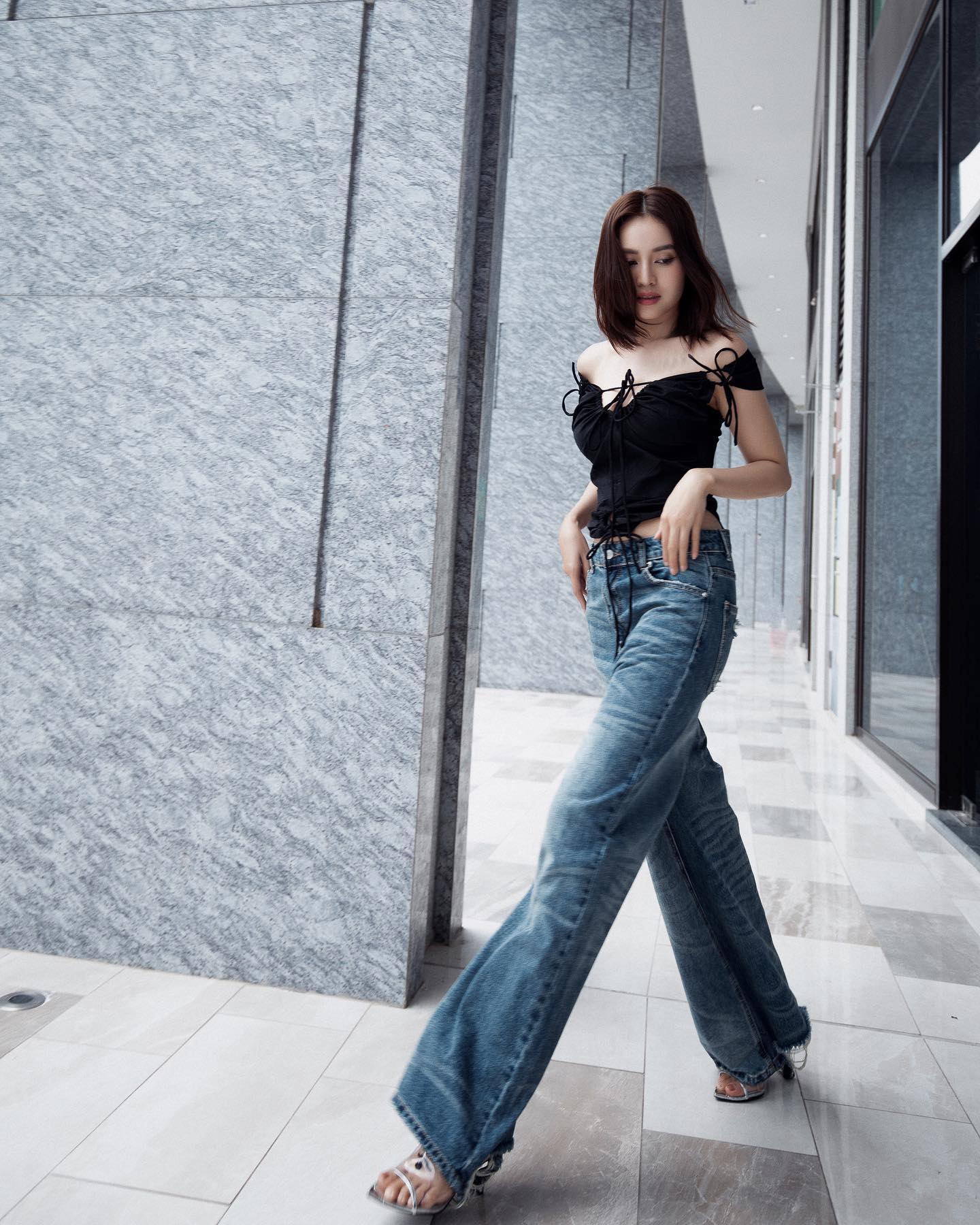 U40 Ninh Dương Lan Ngọc ngày càng trẻ trung nhờ chăm diện một kiểu quần-10