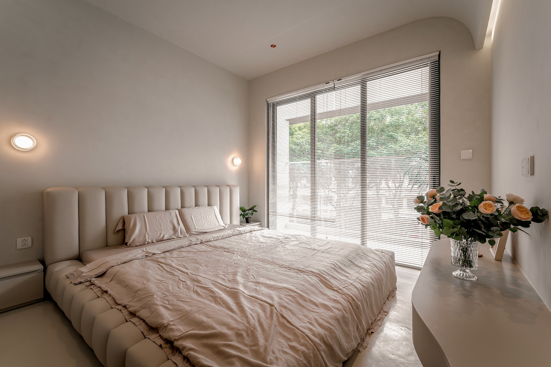 Nữ chủ nhà ở TPHCM chi tiền tỷ dát vàng, làm mới căn hộ 155m2-11