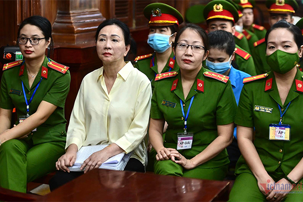 Sức mạnh đồng tiền giúp bà Trương Mỹ Lan ‘một tay che cả bầu trời’-4