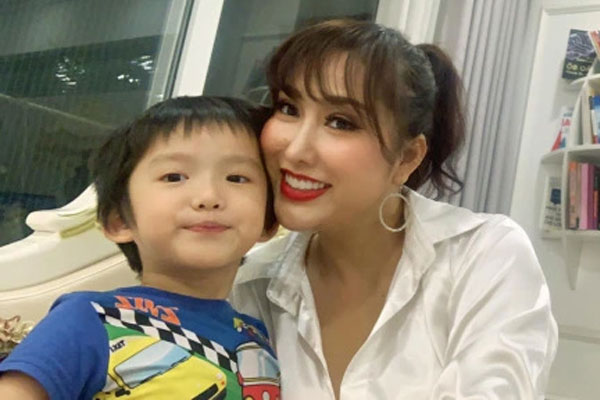 Sao nữ nổi tiếng với hình tượng điệu chảy nước bỗng gây sốt vì nói tiếng Anh quá sang, lại còn được khen hết lời cách dạy con-2