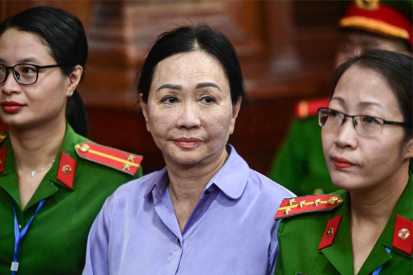 Sức mạnh đồng tiền giúp bà Trương Mỹ Lan ‘một tay che cả bầu trời’-1