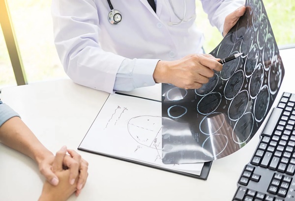 Xuất hiện 1 dấu hiệu khi uống nước, cậu bé 16 tuổi bất ngờ được chẩn đoán mắc ung thư-2