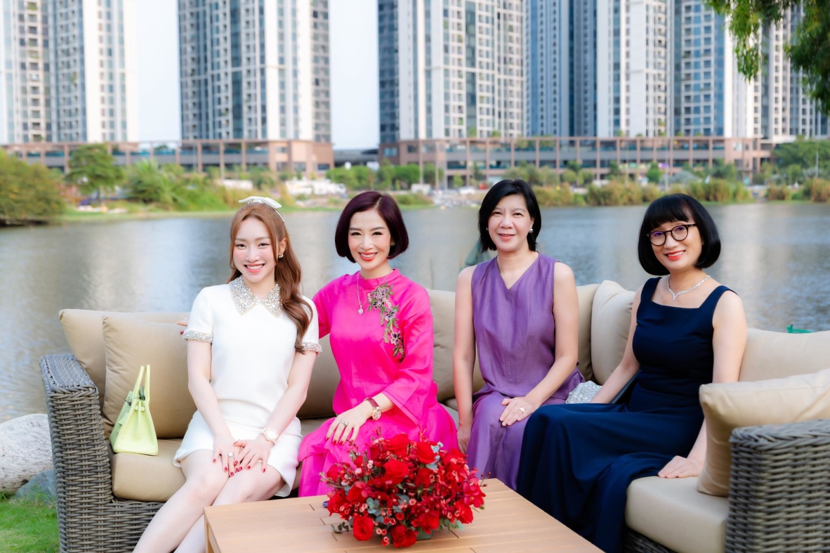 Cuộc sống viên mãn của Hoa khôi thể thao, TS Thu Hương trong biệt thự 1.000 m2-5