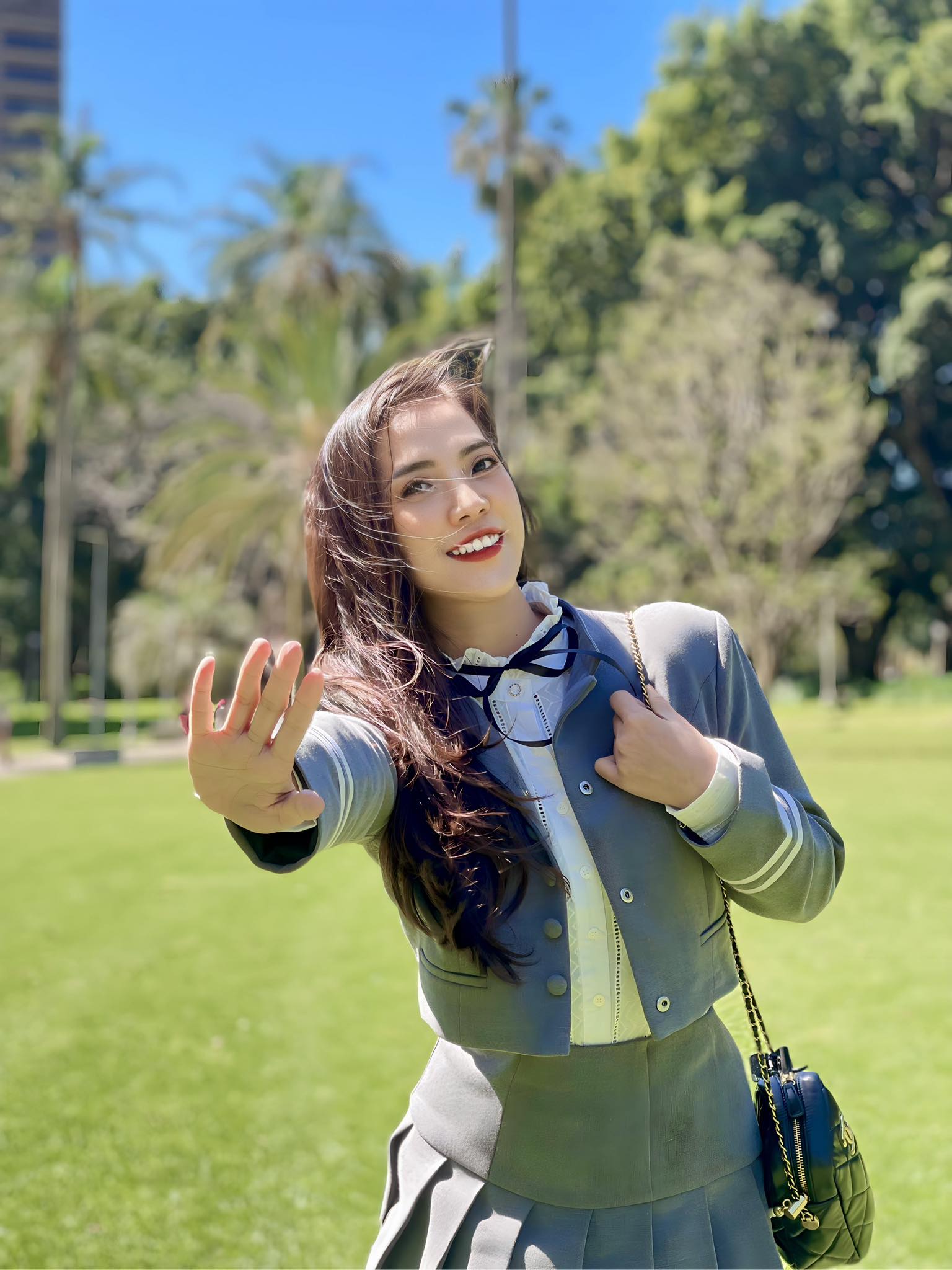 Nữ tiếp viên trưởng phục vụ chính bố ruột trên chuyến bay, từng mong chờ một điều suốt 9 năm-8