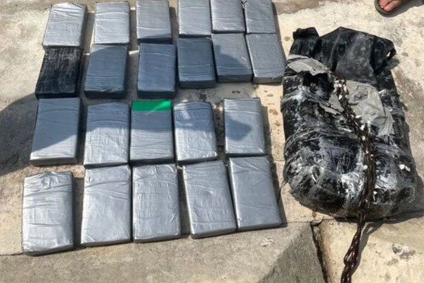 Phát hiện 26 kg ma túy trôi dạt vào bờ biển đảo Lý Sơn-1