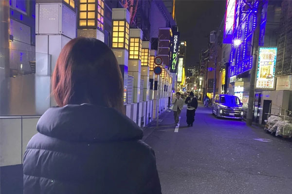 Bà mẹ 3 con điều hành đường dây trộm cắp mỹ phẩm trang điểm trị giá 197 tỷ VNĐ trên khắp nước Mỹ để bán hàng online-7