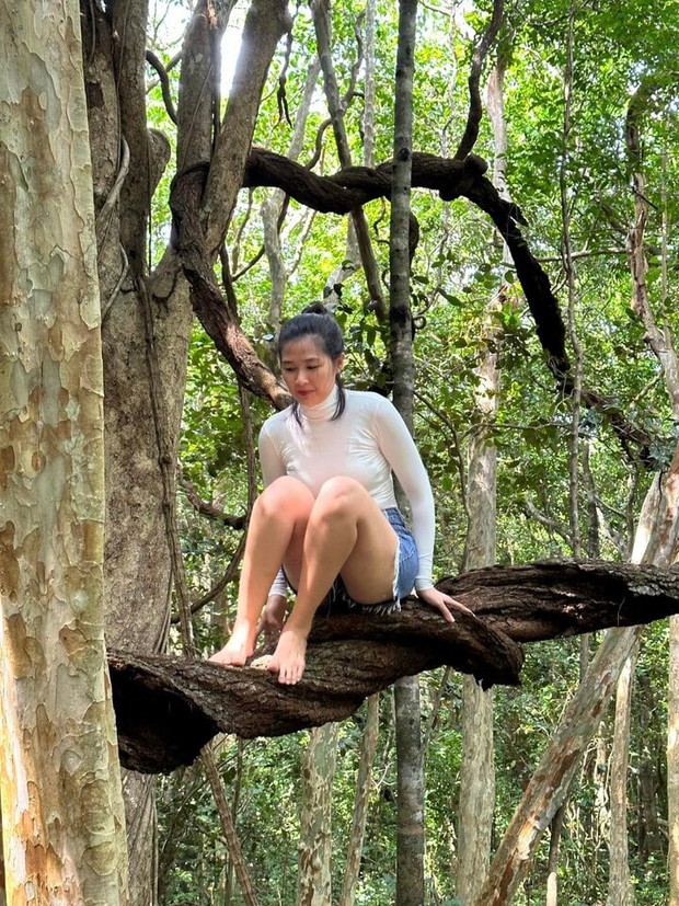 Vướng tin đồn ly hôn Huy Khánh, cuộc sống của Mạc Anh Thư hiện ra sao?-1