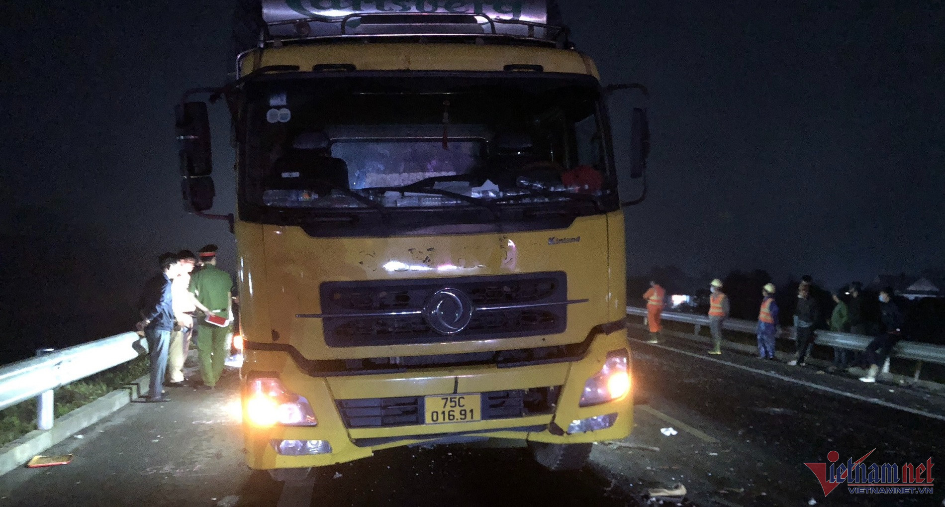 Nguyên nhân ban đầu vụ tai nạn thảm khốc trên cao tốc Cam Lộ - La Sơn-2