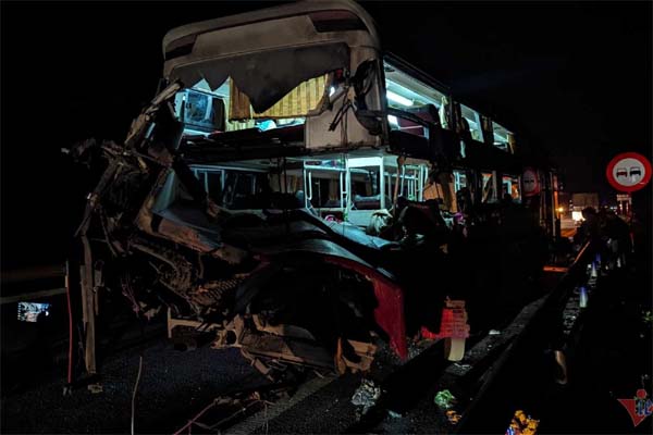 Đôi vợ chồng trẻ tử vong sau vụ tai nạn cao tốc Cam Lộ-La Sơn: Xót xa tìm thấy Giấy chứng sinh của con trai trong hành lý-3