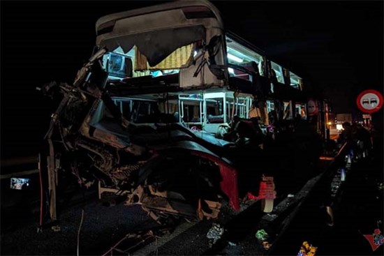 Nguyên nhân ban đầu vụ tai nạn thảm khốc trên cao tốc Cam Lộ - La Sơn