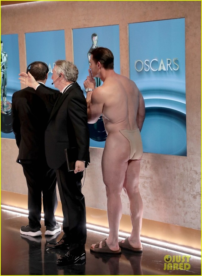 Đằng sau màn khỏa thân chấn động của John Cena ở Oscar-1
