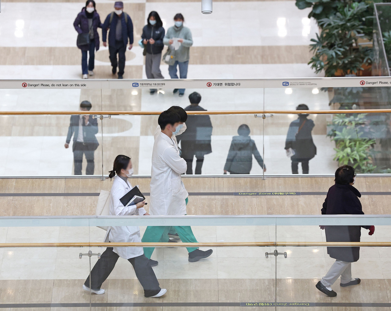 Hàn Quốc gửi thông báo đình chỉ giấy phép hành nghề tới 5.000 bác sĩ-1