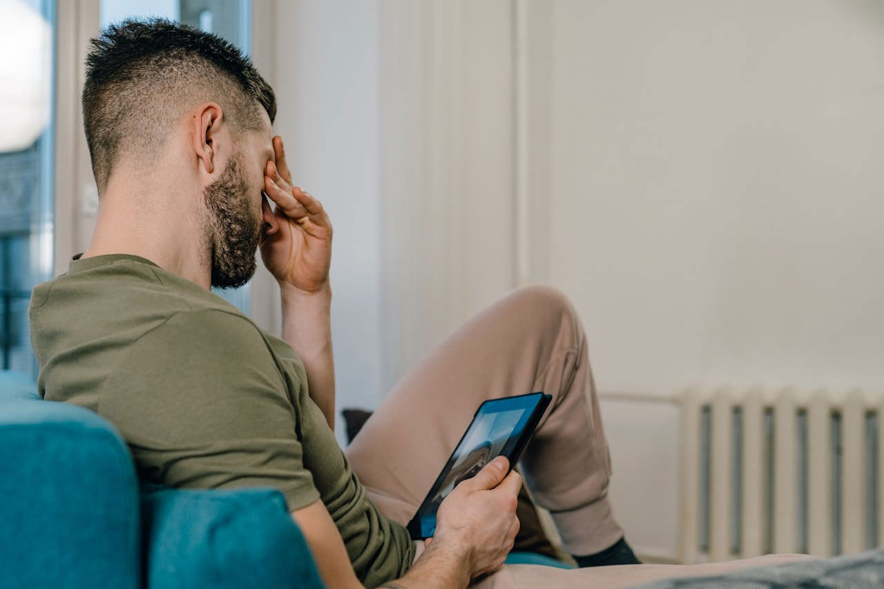 Qua lại với phụ nữ có chồng phục vụ công việc, phi công trẻ nhận trái đắng-1