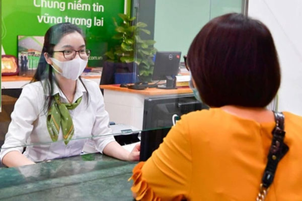 Nhiều người tá hỏa vì tài khoản ngân hàng không sử dụng vẫn bị tính phí-2