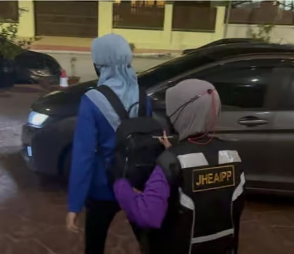 Vợ ngoại tình với đồng nghiệp, chồng lập tức làm một hành động khiến 2 kẻ lén lút không có đường lui-1