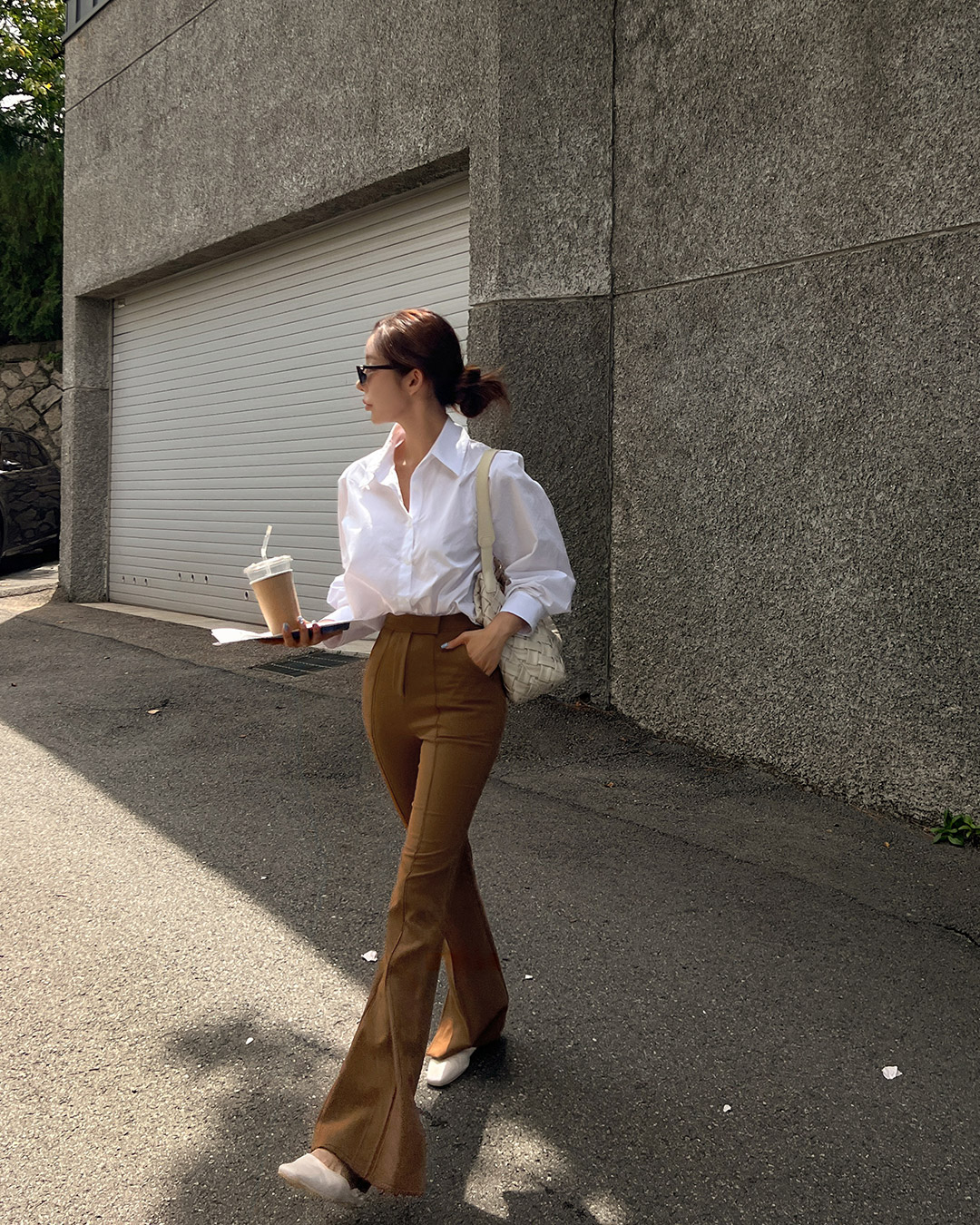 Mặc đẹp không khó nếu chị em có 4 mẫu áo trắng trong tủ đồ-1