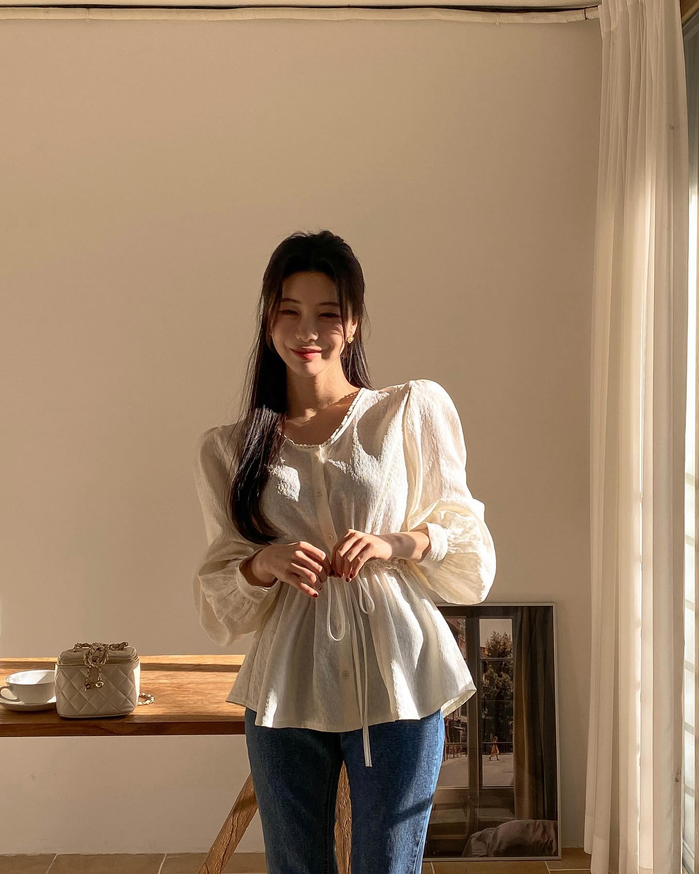 Mặc đẹp không khó nếu chị em có 4 mẫu áo trắng trong tủ đồ-4