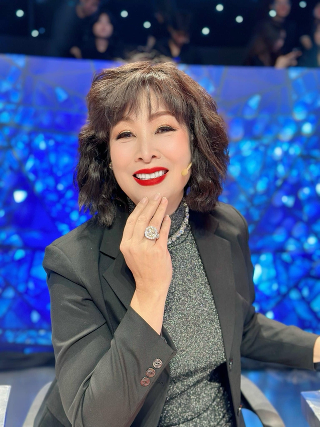 Nữ NSND cưới chồng là ông hoàng màn bạc nức tiếng, gắn bó gần 30 năm vẫn mặn nồng như thuở ban đầu-2