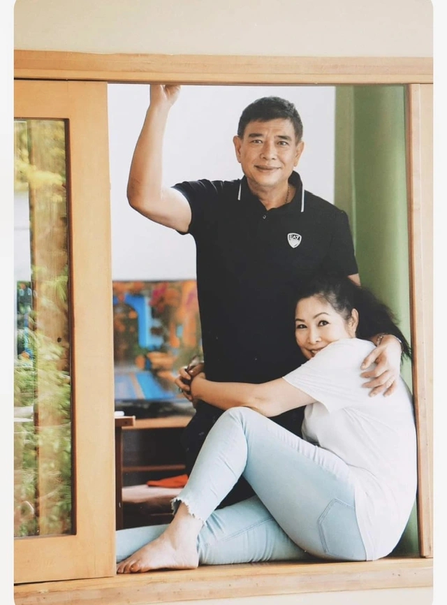 Nữ NSND cưới chồng là ông hoàng màn bạc nức tiếng, gắn bó gần 30 năm vẫn mặn nồng như thuở ban đầu-6