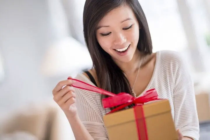 Con gái tôi quyết lấy chồng 61 tuổi chỉ vì muốn chơi mà vẫn có tiền-1