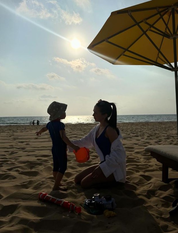 Vợ Việt kiều của Nguyễn Filip khoe ảnh diện bikini cuốn hút, nhan sắc mẹ một con vô cùng ngọt ngào-2