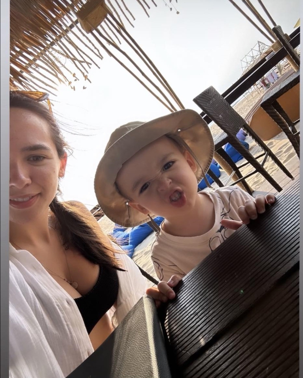 Vợ Việt kiều của Nguyễn Filip khoe ảnh diện bikini cuốn hút, nhan sắc mẹ một con vô cùng ngọt ngào-4