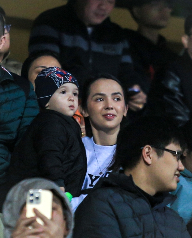 Vợ Việt kiều của Nguyễn Filip khoe ảnh diện bikini cuốn hút, nhan sắc mẹ một con vô cùng ngọt ngào-5