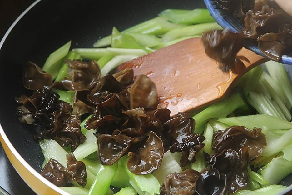 Nấu món này và mỗi tuần ăn 1 lần sẽ giúp giảm cân, loại bỏ tàn nhang và thanh lọc cơ thể tổng thể-7