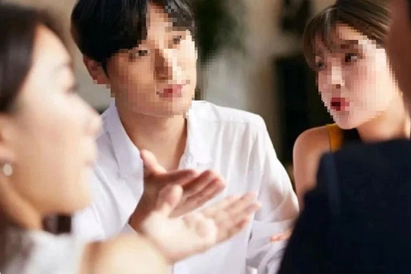 Trong đám giỗ bố chồng, chị dâu tuyên bố thẳng một câu khiến cả nhà đứng ngồi không yên-2