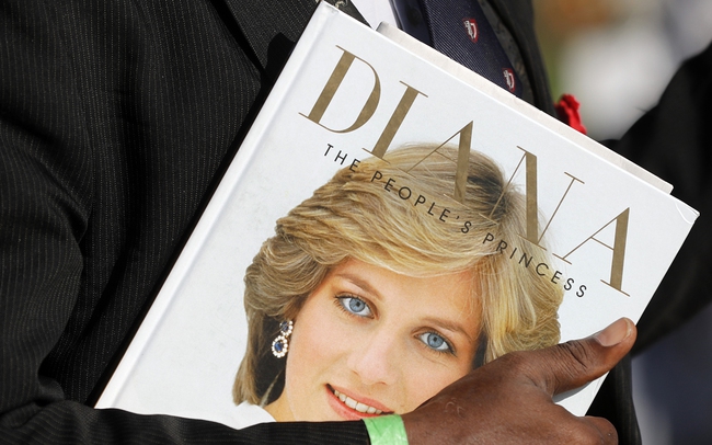 Những bức thư tình của công nương Diana được giao bán với giá 1 triệu USD-1