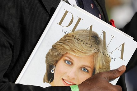 Những bức thư tình của công nương Diana được giao bán với giá 1 triệu USD
