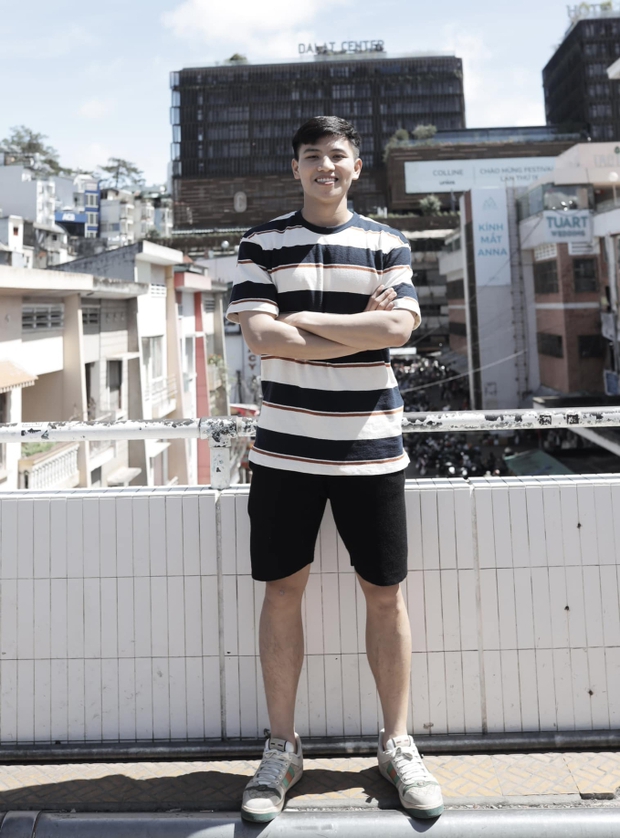 Top 5 cầu thủ đẹp trai nhất đội tuyển Việt Nam: Vị trí số 1 vừa điển trai lại còn giàu-9