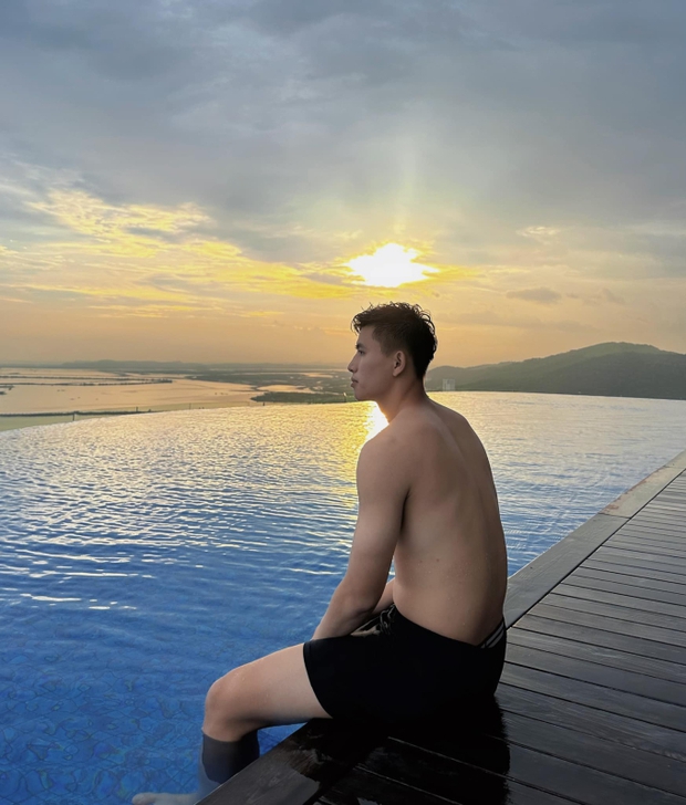 Top 5 cầu thủ đẹp trai nhất đội tuyển Việt Nam: Vị trí số 1 vừa điển trai lại còn giàu-10