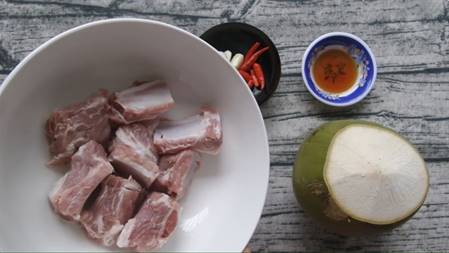 Công thức làm món sườn kho nước dừa, ăn rất hao cơm-1
