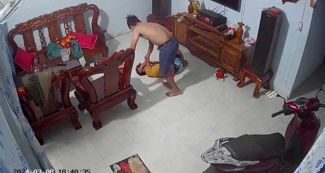 Cha dượng khai nguyên nhân đánh đập dã man con riêng của vợ cũ-1