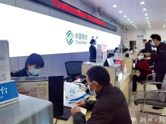 Con đi hủy thuê bao điện thoại của mẹ quá cố để không tiếp tục bị trừ tiền, nhân viên từ chối với lý do: Chính chủ phải có mặt!-2