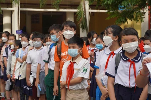 Thực hư việc học sinh giỏi tỉnh đánh nhau trong sân trường-1