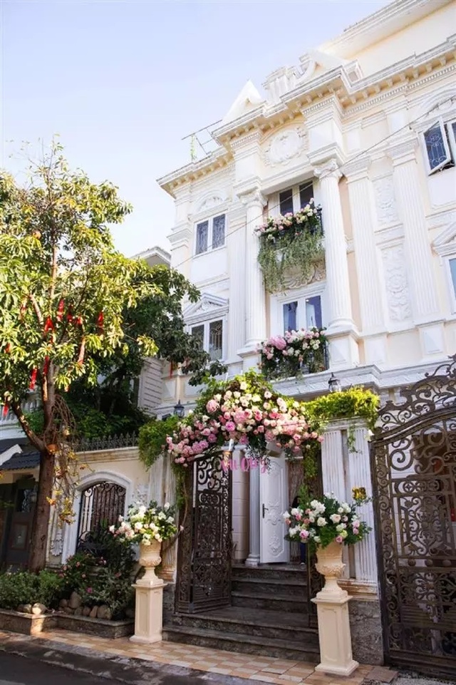 Vừa lộ ảnh sắm siêu xe, khán giả thắc mắc Minh Hằng giàu cỡ nào?-2