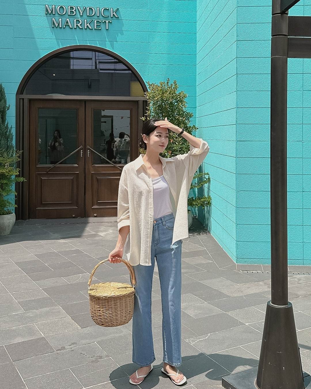 10 cách mặc quần jeans ống đứng sành điệu và tôn dáng-4