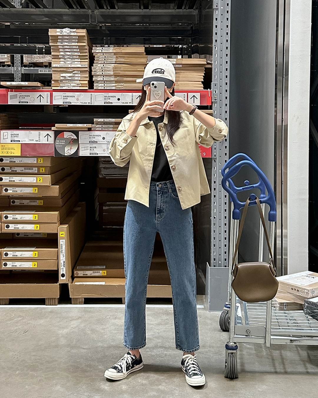 10 cách mặc quần jeans ống đứng sành điệu và tôn dáng-5