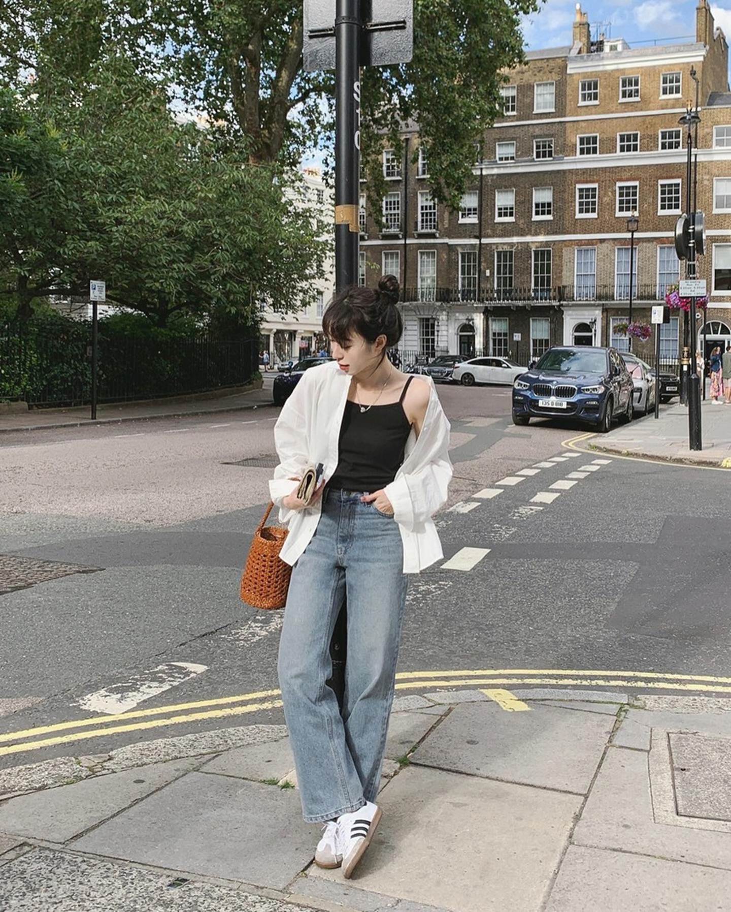 10 cách mặc quần jeans ống đứng sành điệu và tôn dáng-8