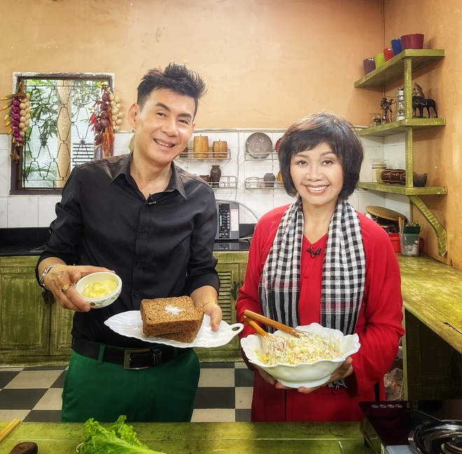 Ca sĩ Đoan Trường: Bị viêm phổi, em vào viện nhưng không có tiền, sau 1 tuần phải leo tường trốn ra-3