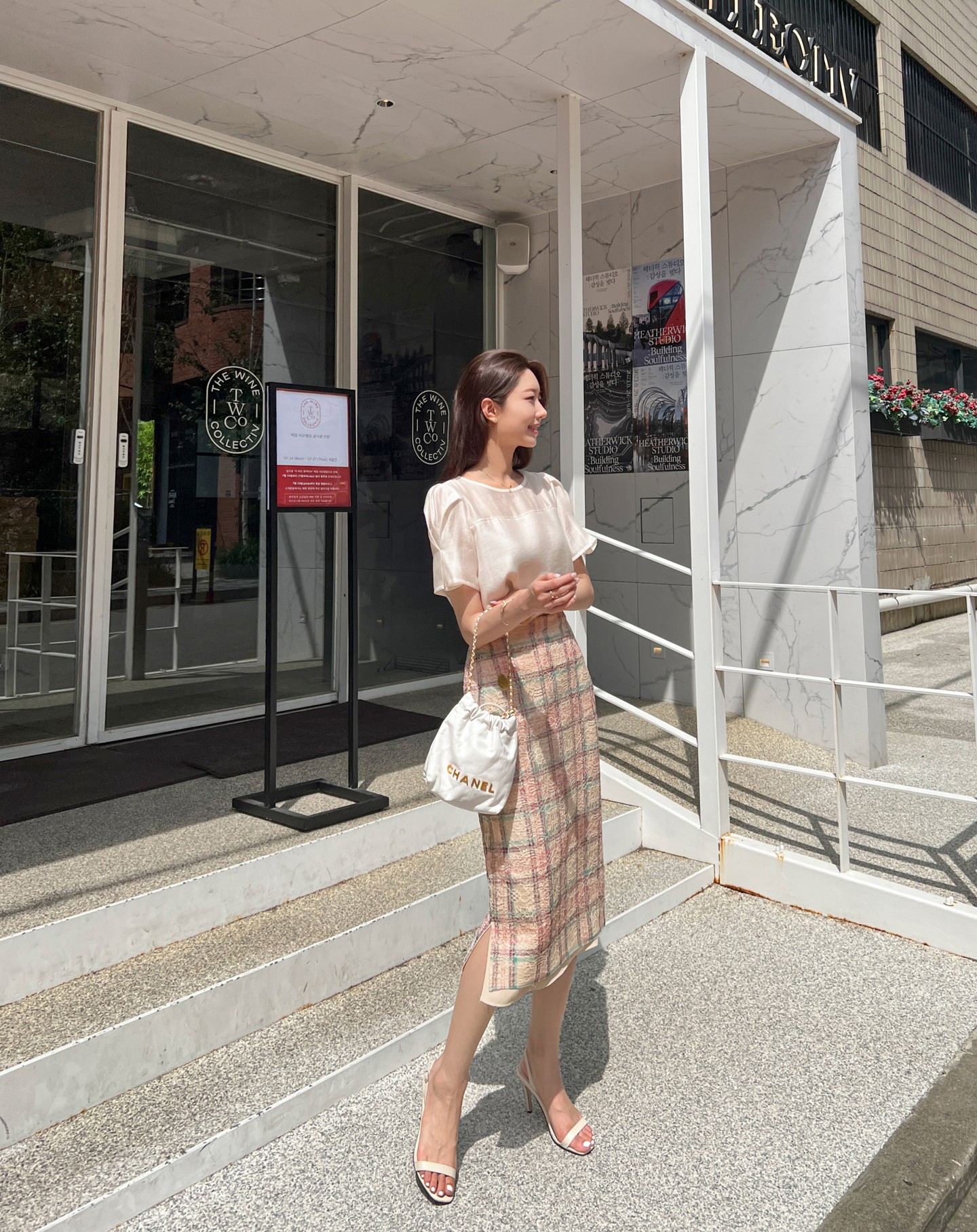 4 kiểu giày cao gót nên có trong tủ đồ của phụ nữ trên 40 tuổi-3